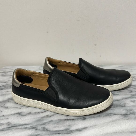 UGG Cas Slip on Sneaker Size 9.5 - Picture 1 of 9